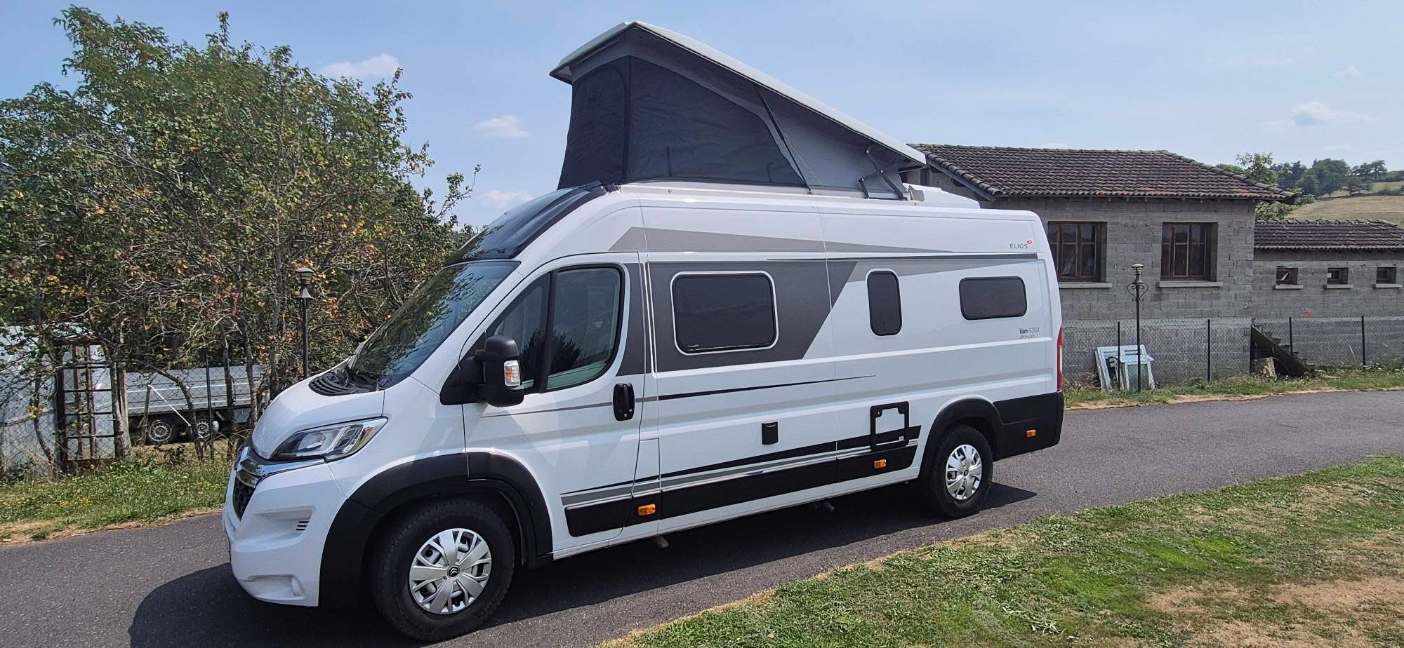 Adria Twin Sports 640 SGX 2023 — camping-car Fourgon occasion